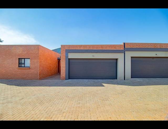 2 BEDROOM TOWNHOUSE FOR SALE IN ANNLIN